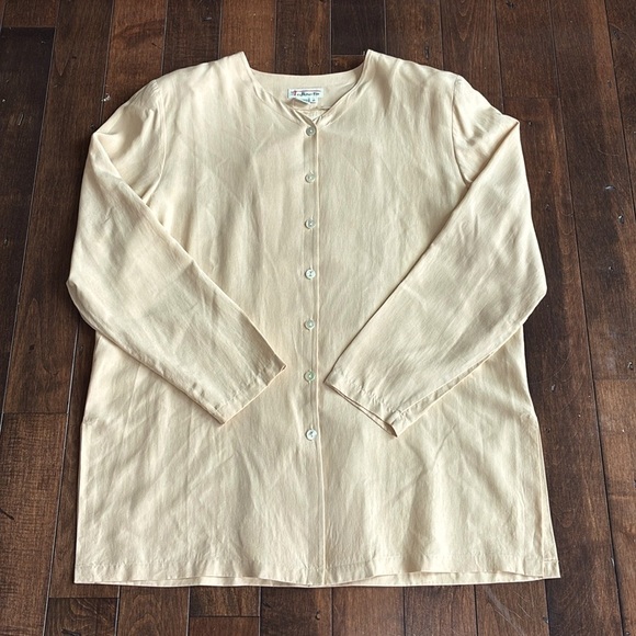 Talbots vintage silk button up blouse shirt light tan Women’s 12  Neutral - Picture 2 of 10